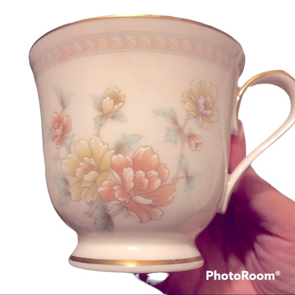 Noritake Japan Cervantes 7261 ivory china cup and saucer set - Picture 3 of 6